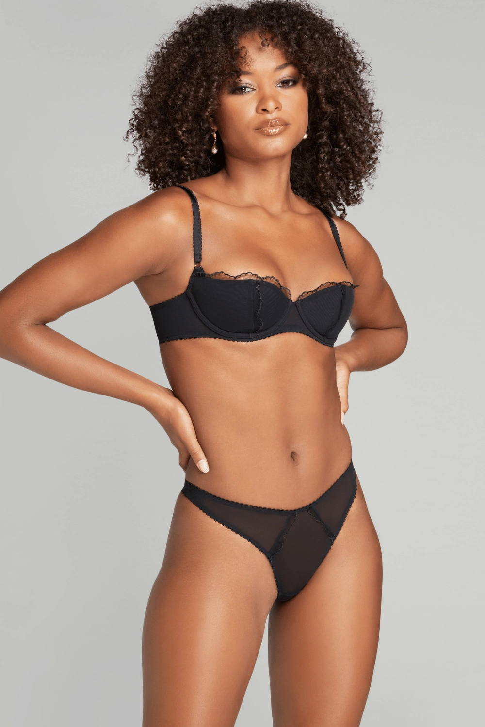 Sara Thong, Size 6 (UK 16)