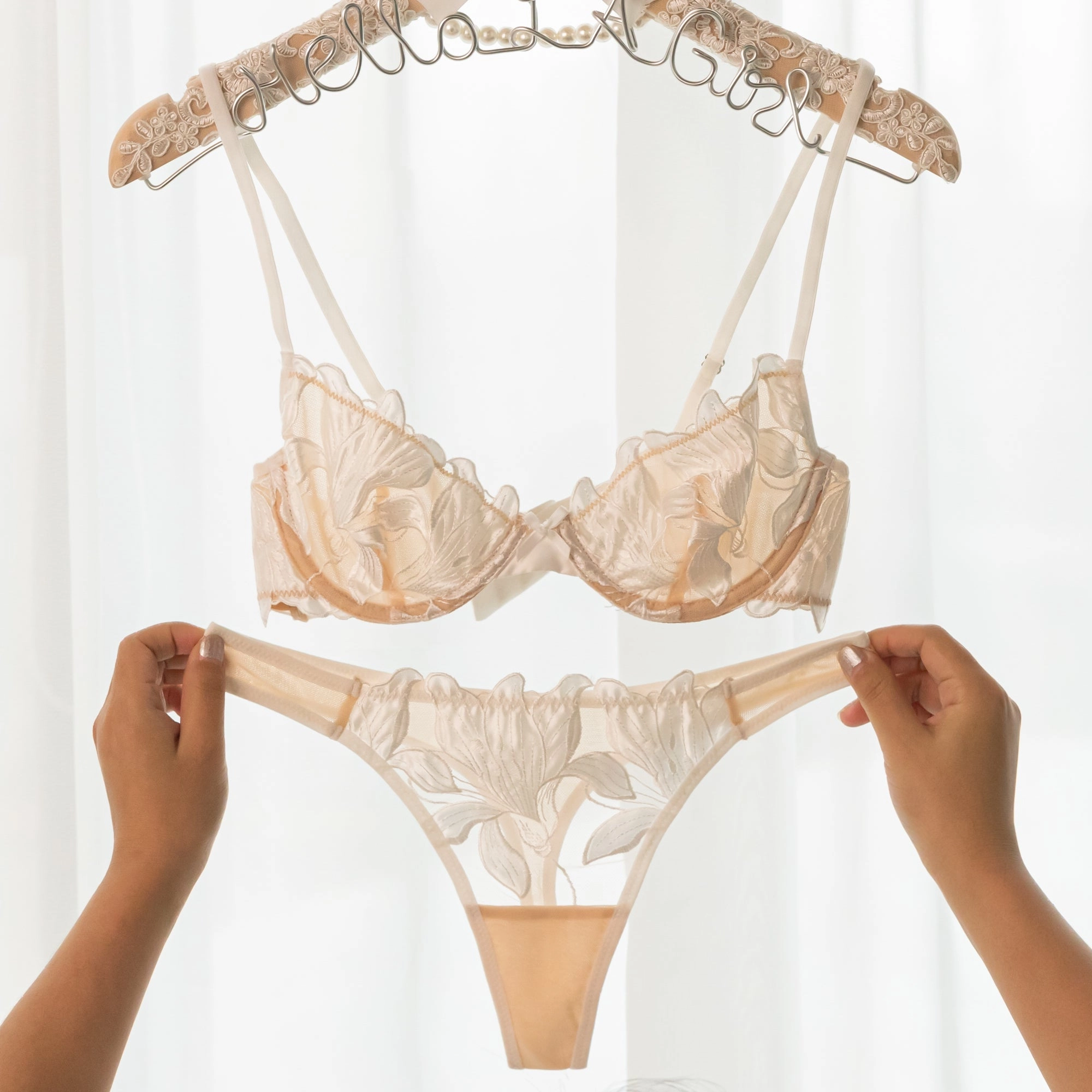 White Magic Flower Embroidery Mesh Bra Lingerie